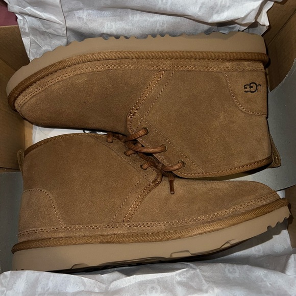 UGGS - Picture 2 of 2